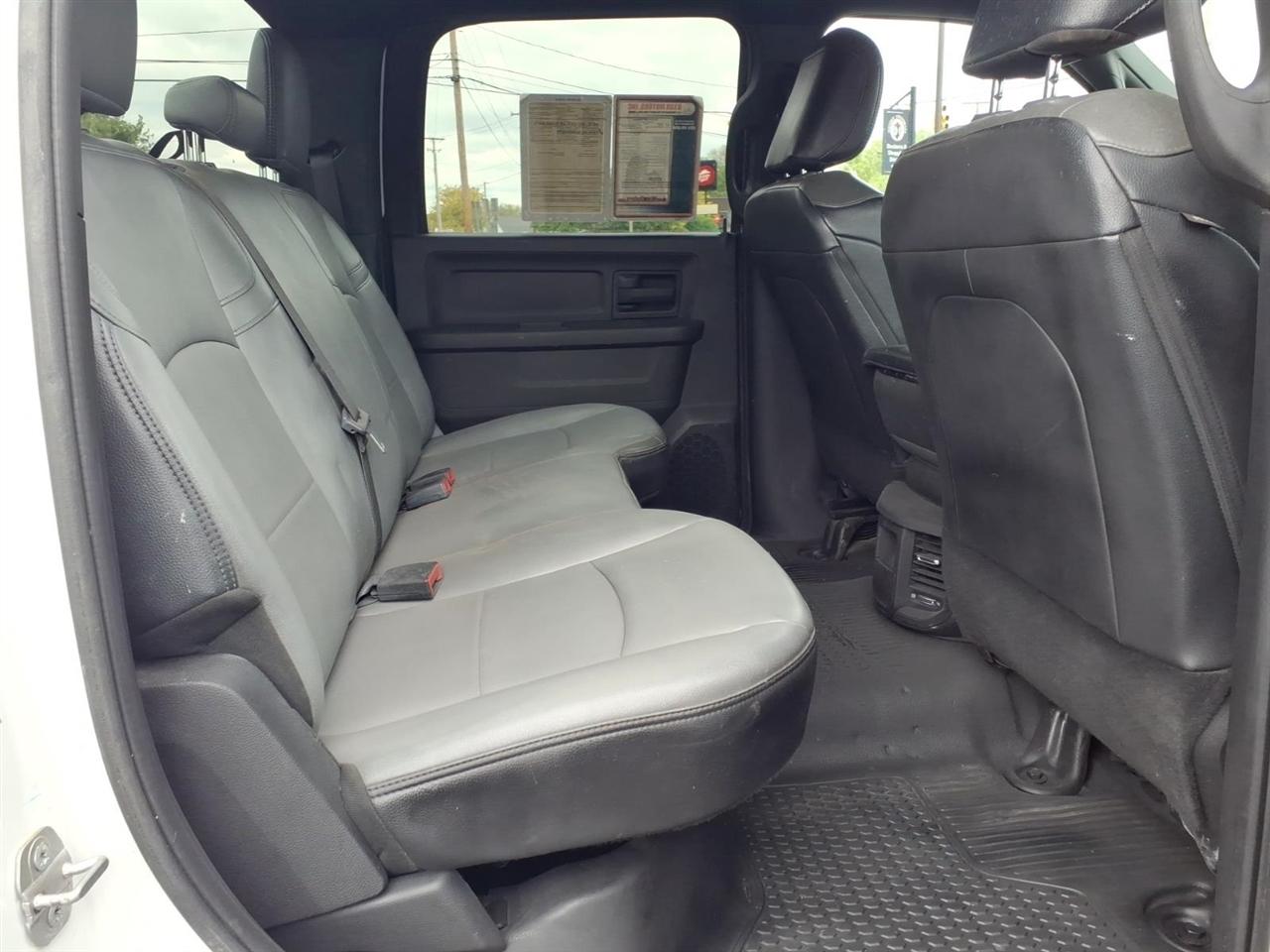 RAM 2500 Tradesman 4x4 Crew Cab 8' Box 2022