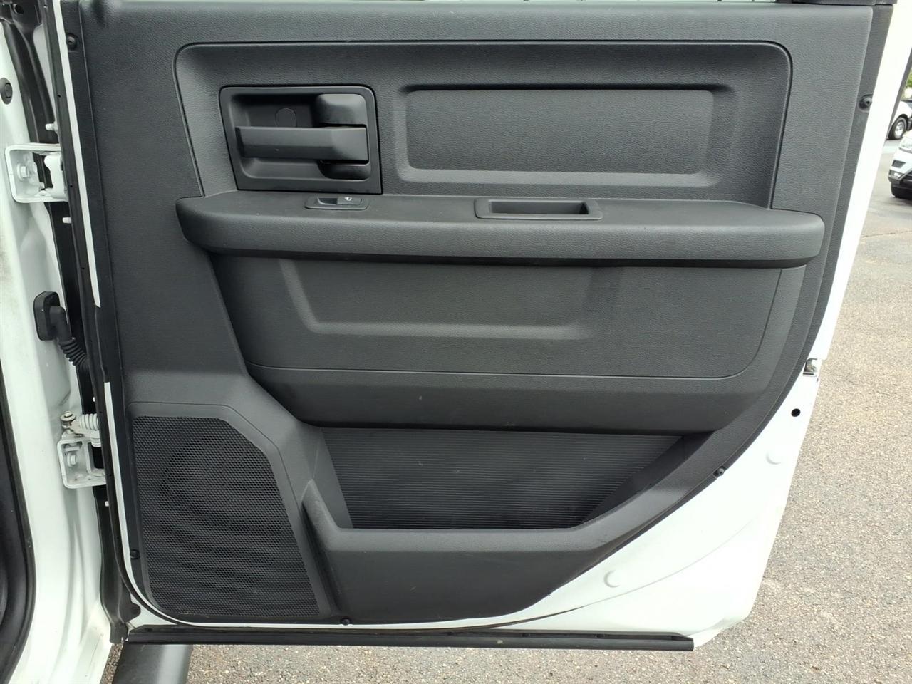RAM 2500 Tradesman 4x4 Crew Cab 8' Box 2022