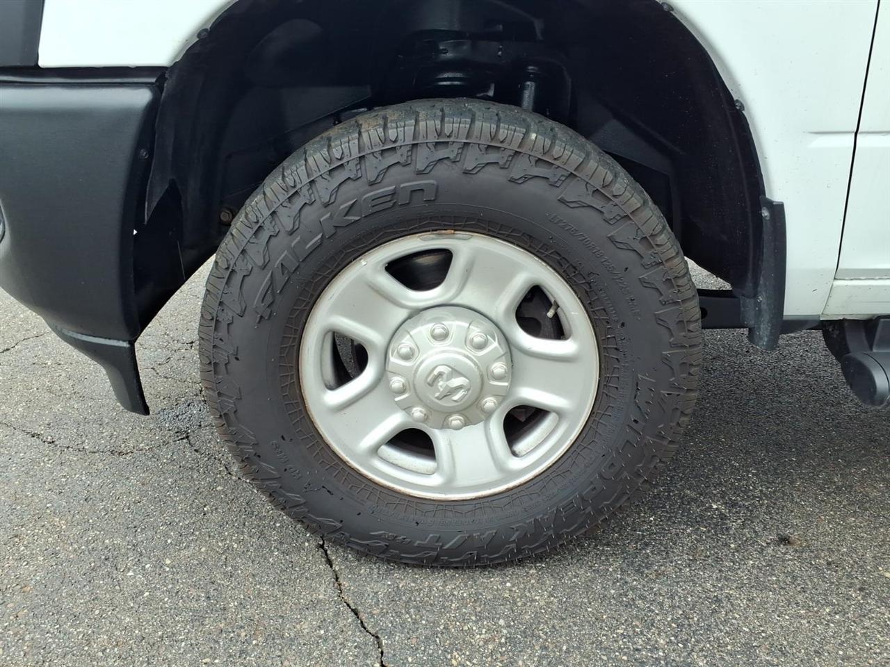 RAM 2500 Tradesman 4x4 Crew Cab 8' Box 2022