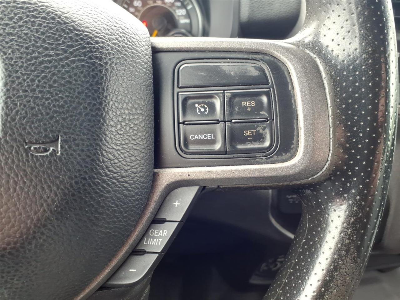 RAM 2500 Tradesman 4x4 Crew Cab 8' Box 2022