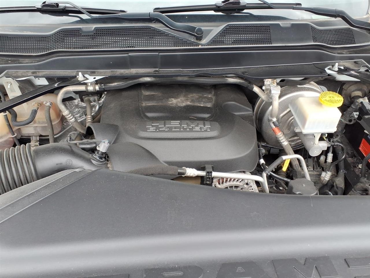 RAM 2500 Tradesman 4x4 Crew Cab 8' Box 2022