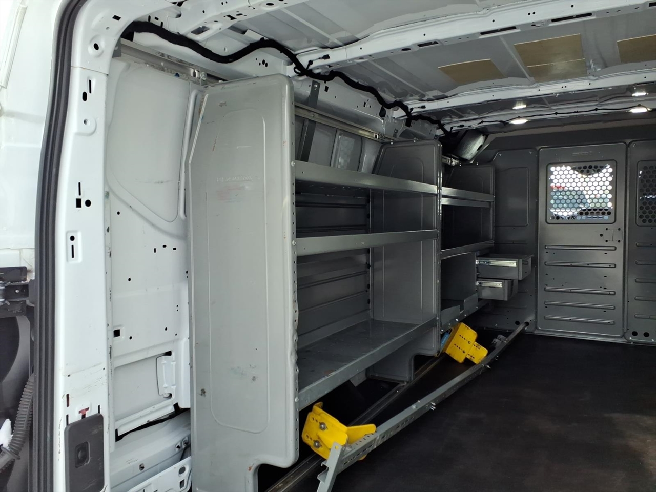 Ford Transit Van T-250 148" Low Rf 9000 GVWR Swing-Out RH Dr 2019