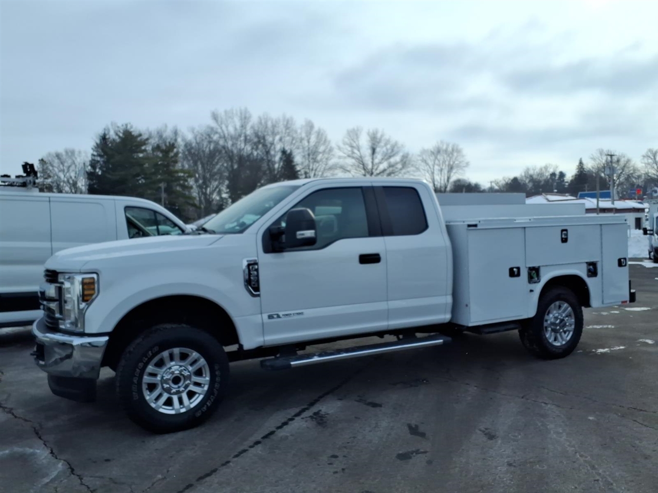 Ford Super Duty F-350 SRW XLT 4WD SuperCab 8' Box 2019