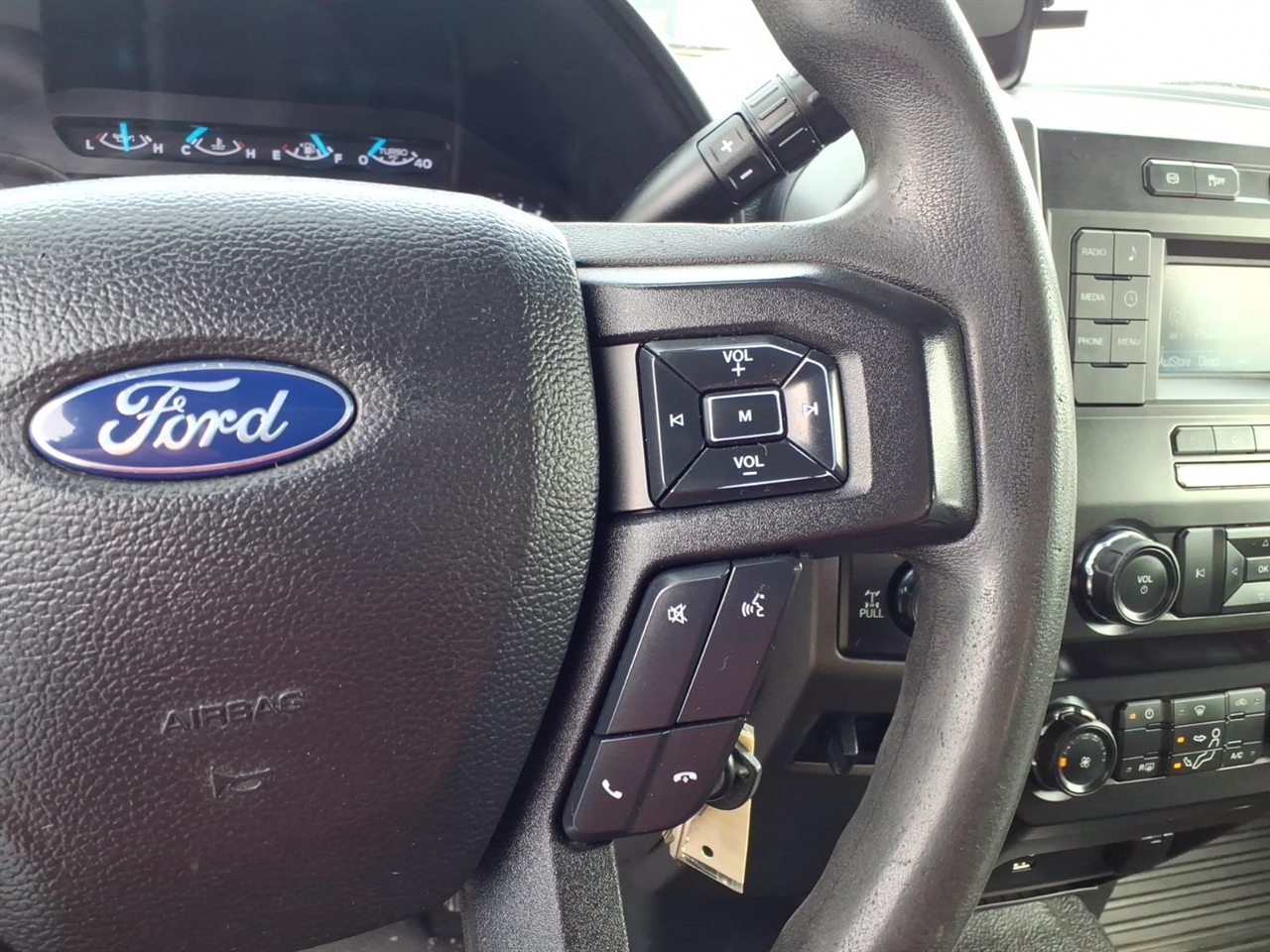 Ford Super Duty F-350 SRW XLT 4WD SuperCab 8' Box 2019
