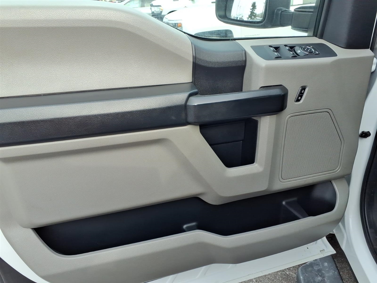 Ford Super Duty F-350 SRW XL 4WD SuperCab 6.75' Box 2019