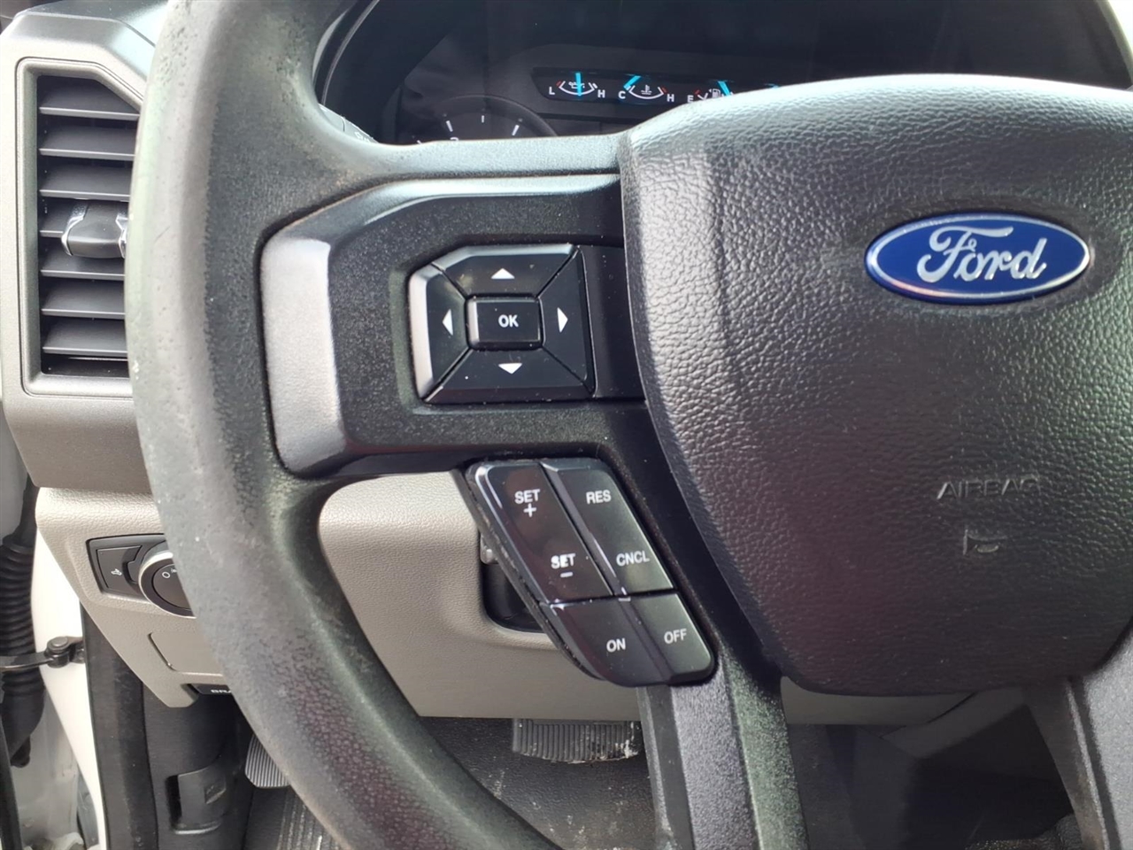 Ford Super Duty F-350 SRW XL 4WD SuperCab 6.75' Box 2019