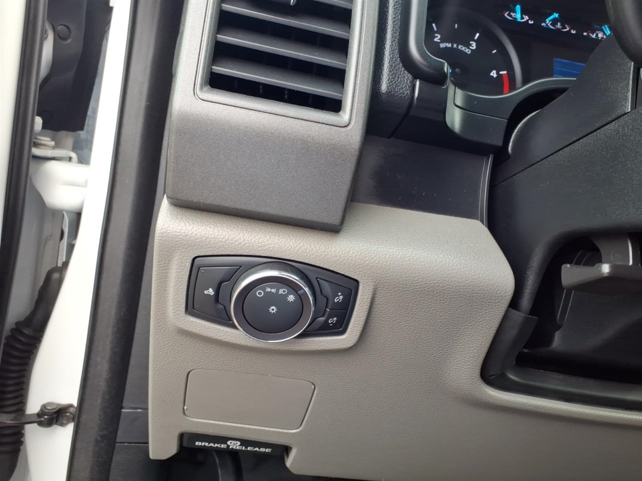 Ford Super Duty F-350 SRW XL 4WD SuperCab 6.75' Box 2019