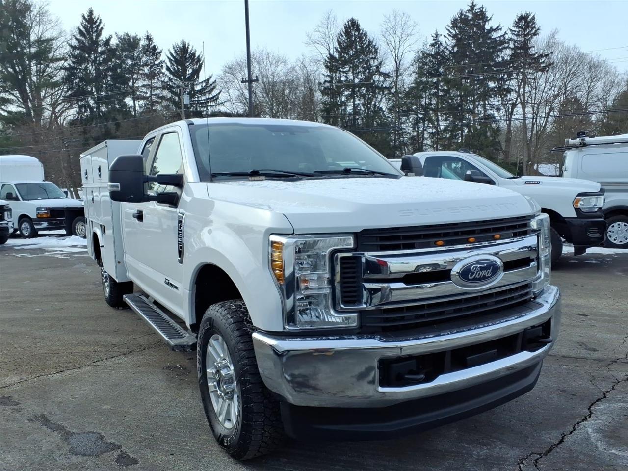 Ford Super Duty F-350 SRW XL 4WD SuperCab 6.75' Box 2019