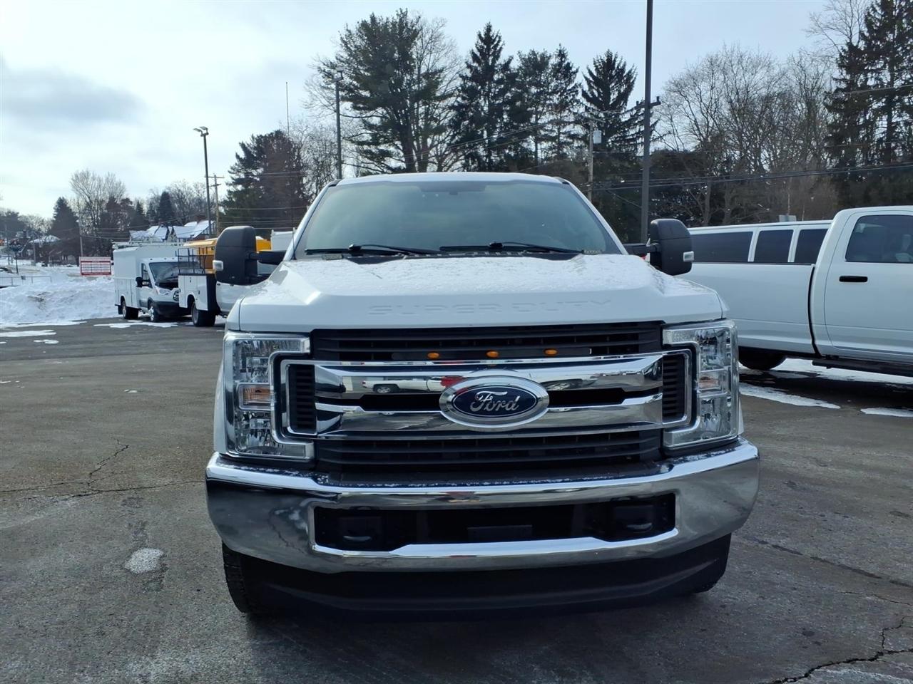 Ford Super Duty F-350 SRW XL 4WD SuperCab 8' Box 2019