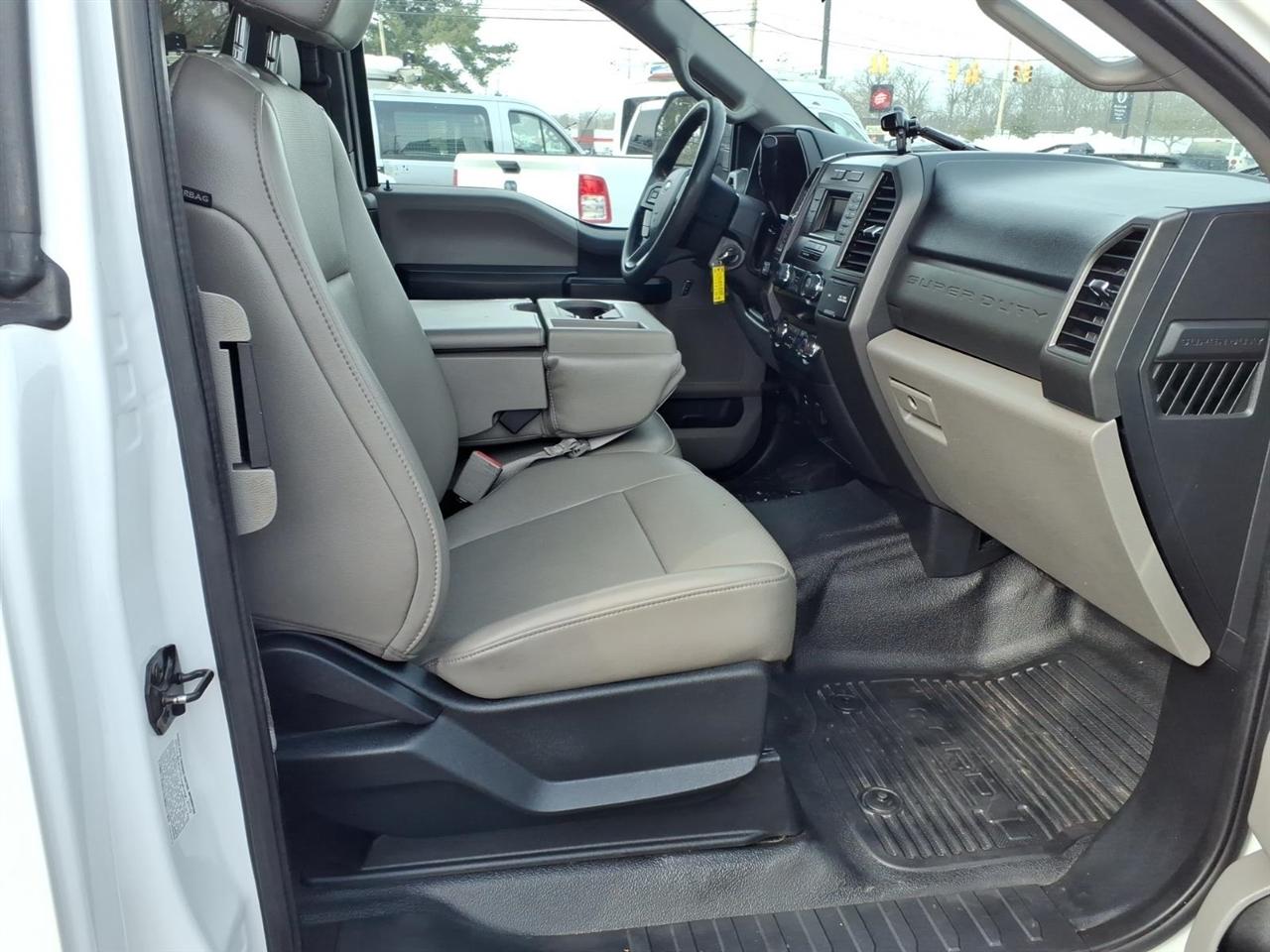 Ford Super Duty F-350 SRW XL 4WD SuperCab 8' Box 2019