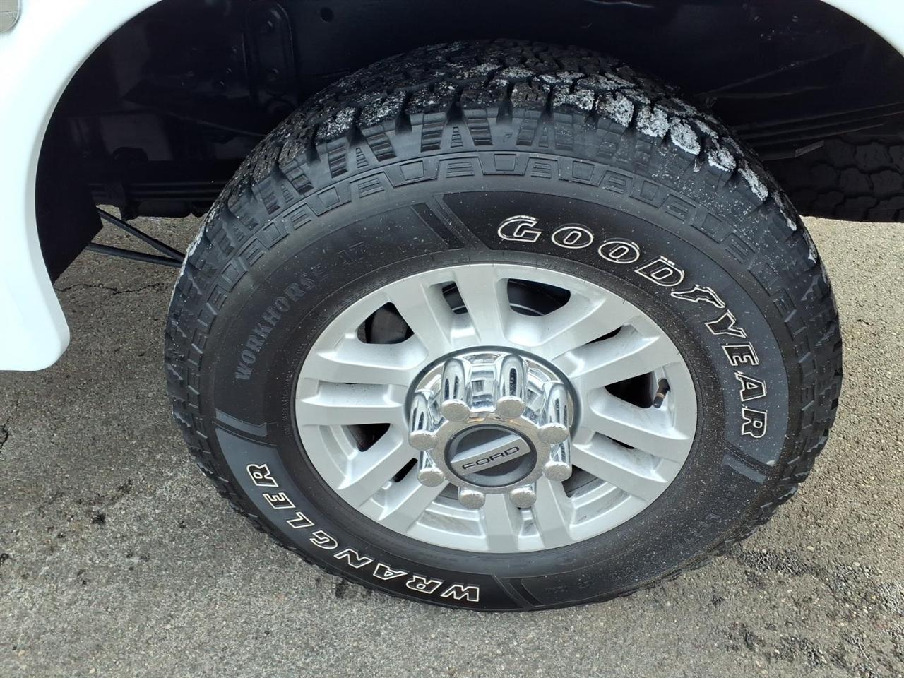 Ford Super Duty F-350 SRW XL 4WD SuperCab 8' Box 2019