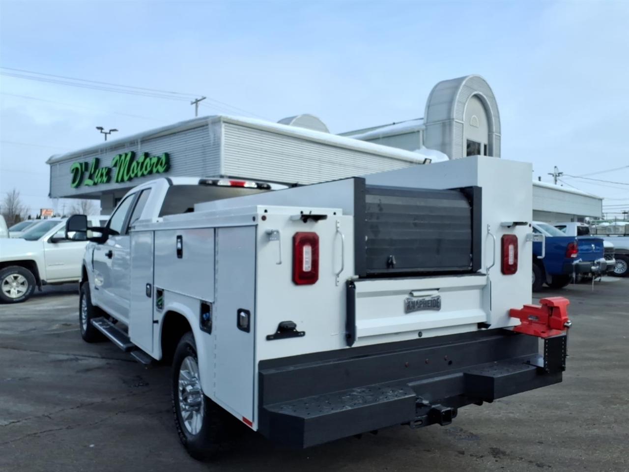 Ford Super Duty F-350 SRW XL 4WD SuperCab 8' Box 2019