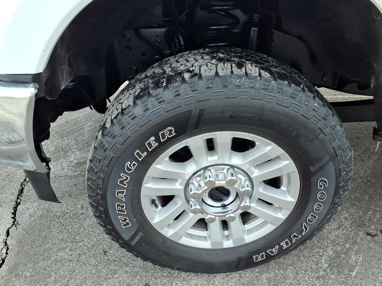 Ford Super Duty F-350 SRW XL 4WD SuperCab 8' Box 2019