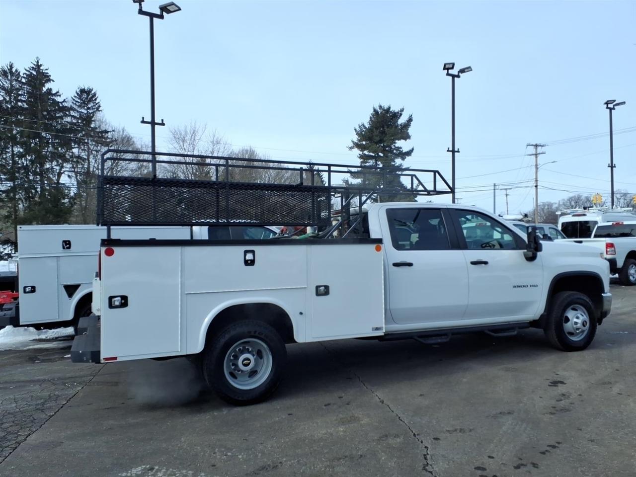 Chevrolet Silverado 3500HD CC 4WD Crew Cab 177" WB, 60" CA Work Truck 2022
