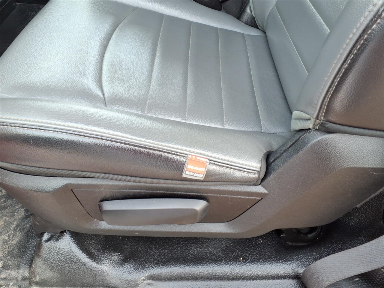 RAM 1500 Classic Tradesman 4x4 Reg Cab 8' Box 2023