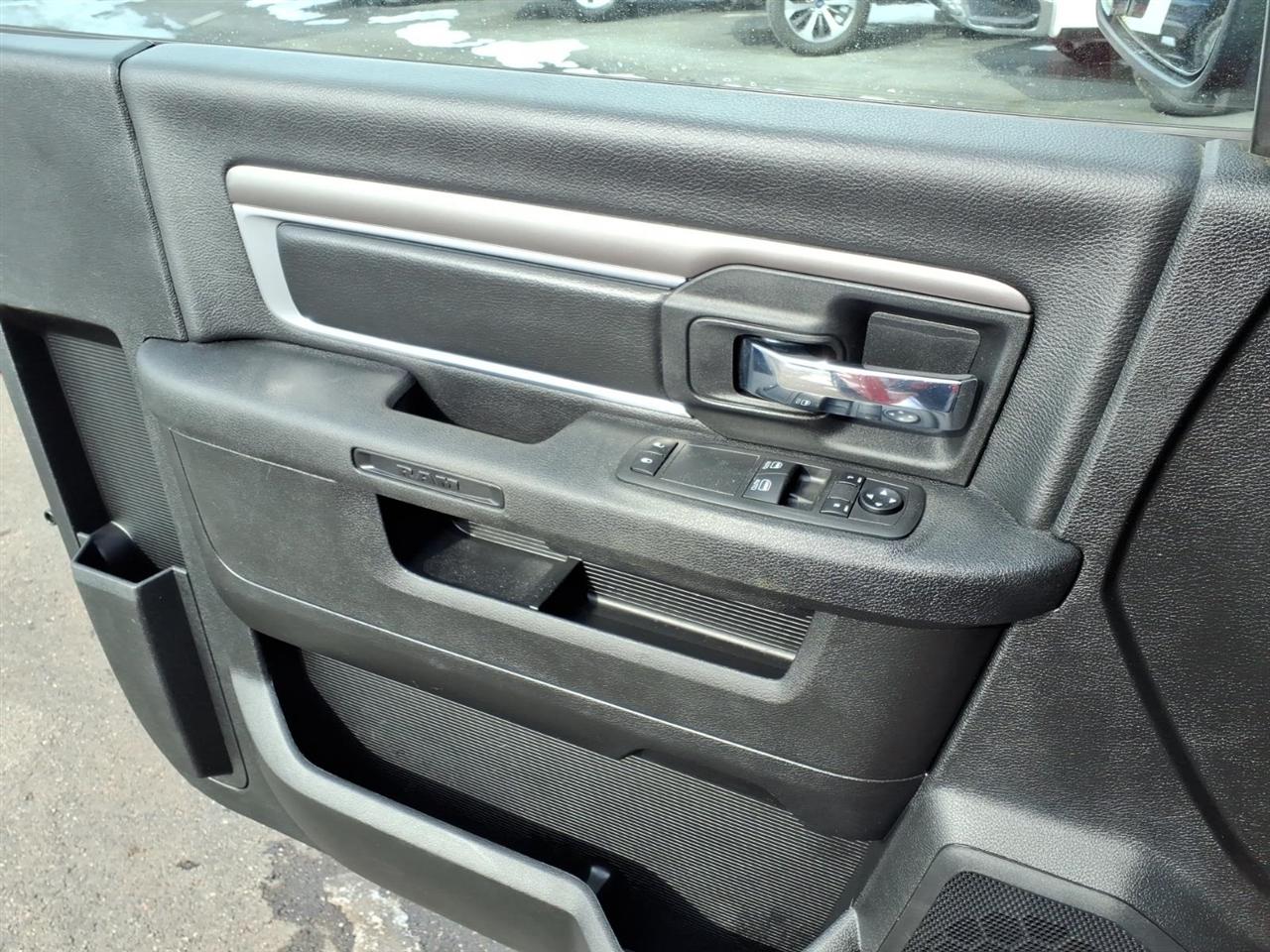 RAM 1500 Classic Tradesman 4x4 Reg Cab 8' Box 2023