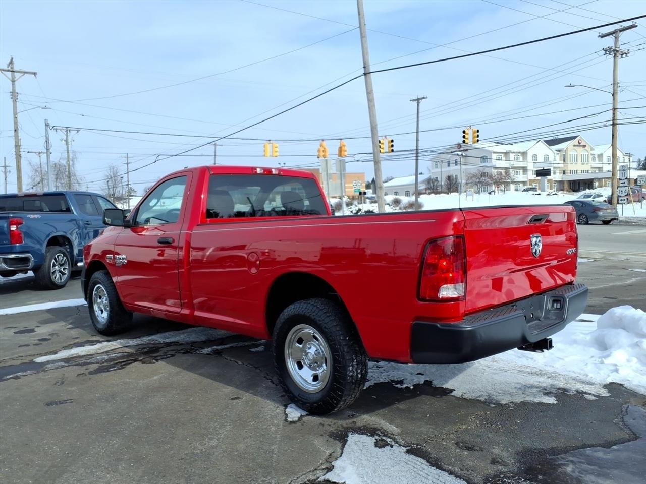 RAM 1500 Classic Tradesman 4x4 Reg Cab 8' Box 2023