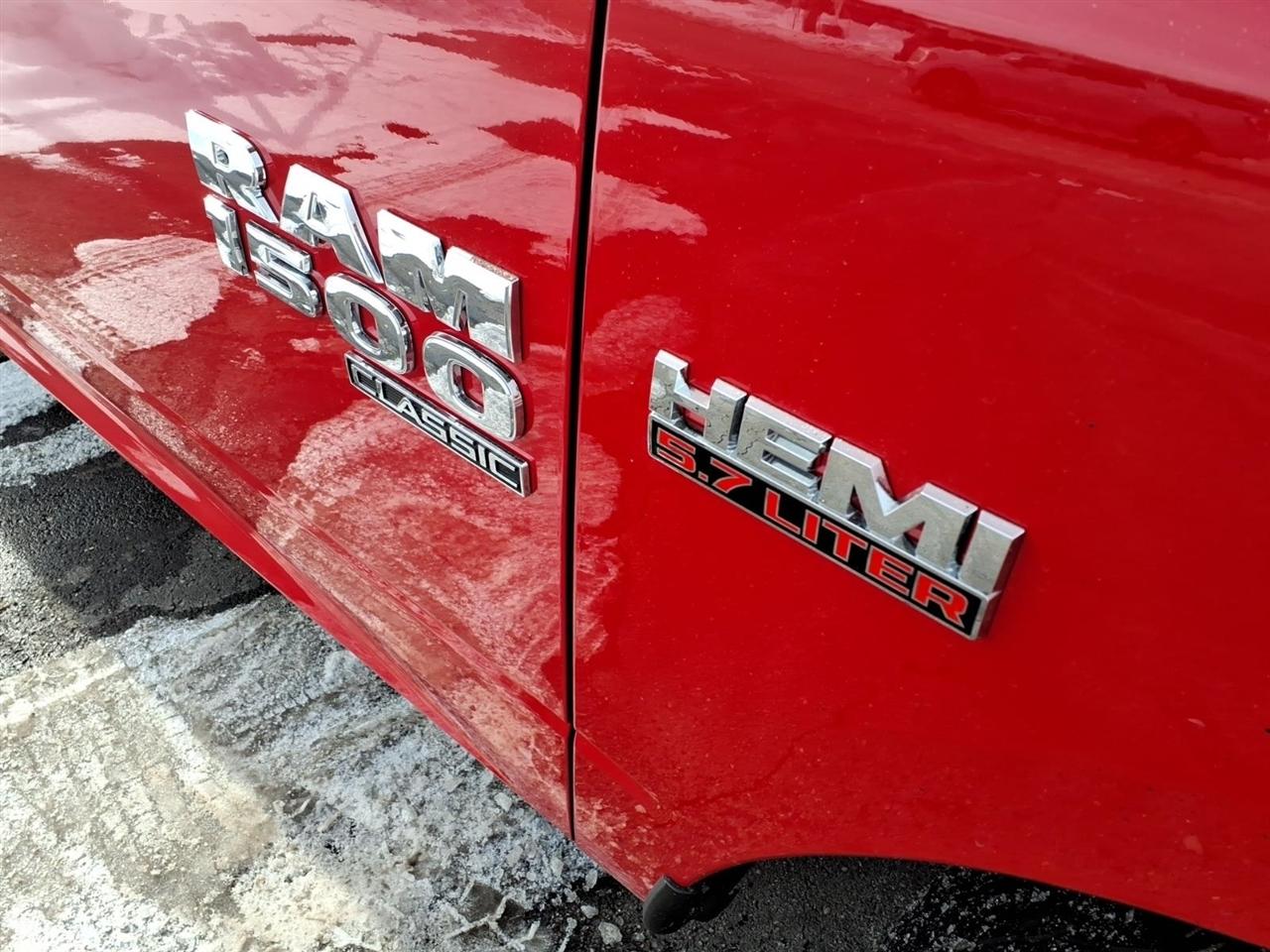 RAM 1500 Classic Tradesman 4x4 Reg Cab 8' Box 2023