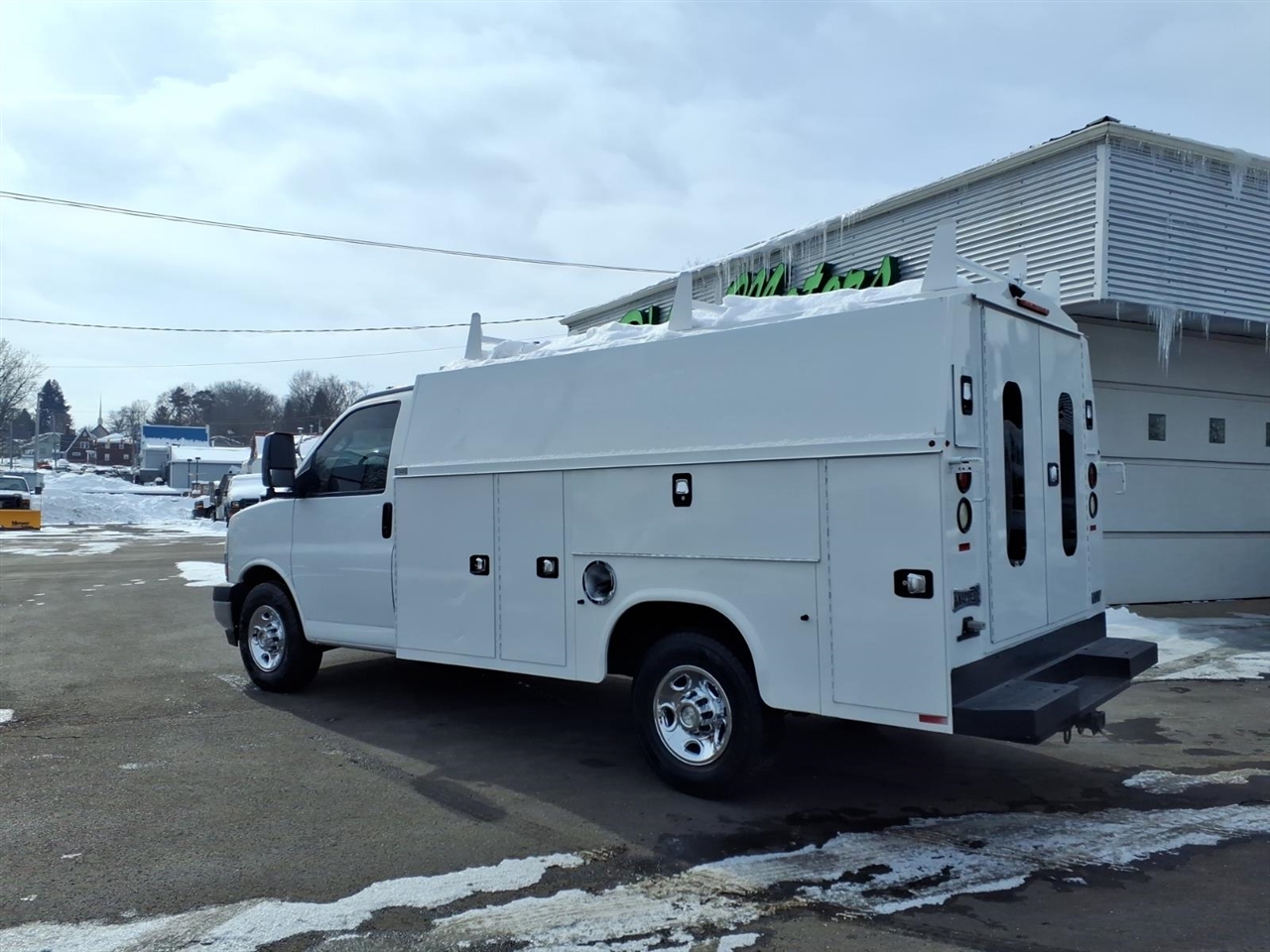 Chevrolet Express Commercial Cutaway 3500 Van 139" 2017