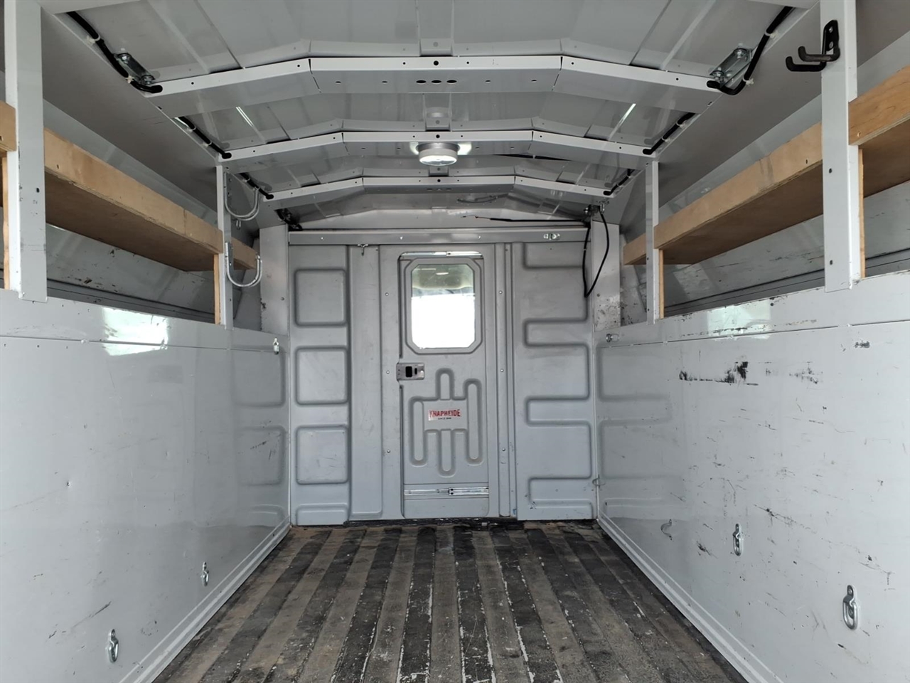 Chevrolet Express Commercial Cutaway 3500 Van 139" 2017