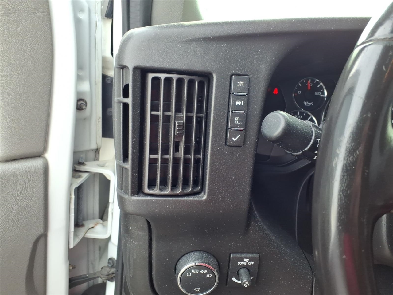 Chevrolet Express Commercial Cutaway 3500 Van 139" 2017