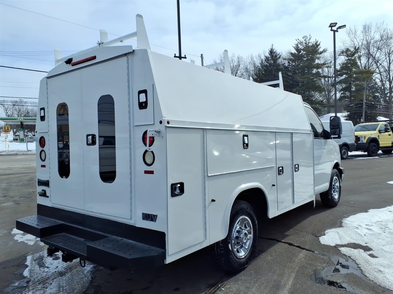 Chevrolet Express Commercial Cutaway 3500 Van 139" 2017