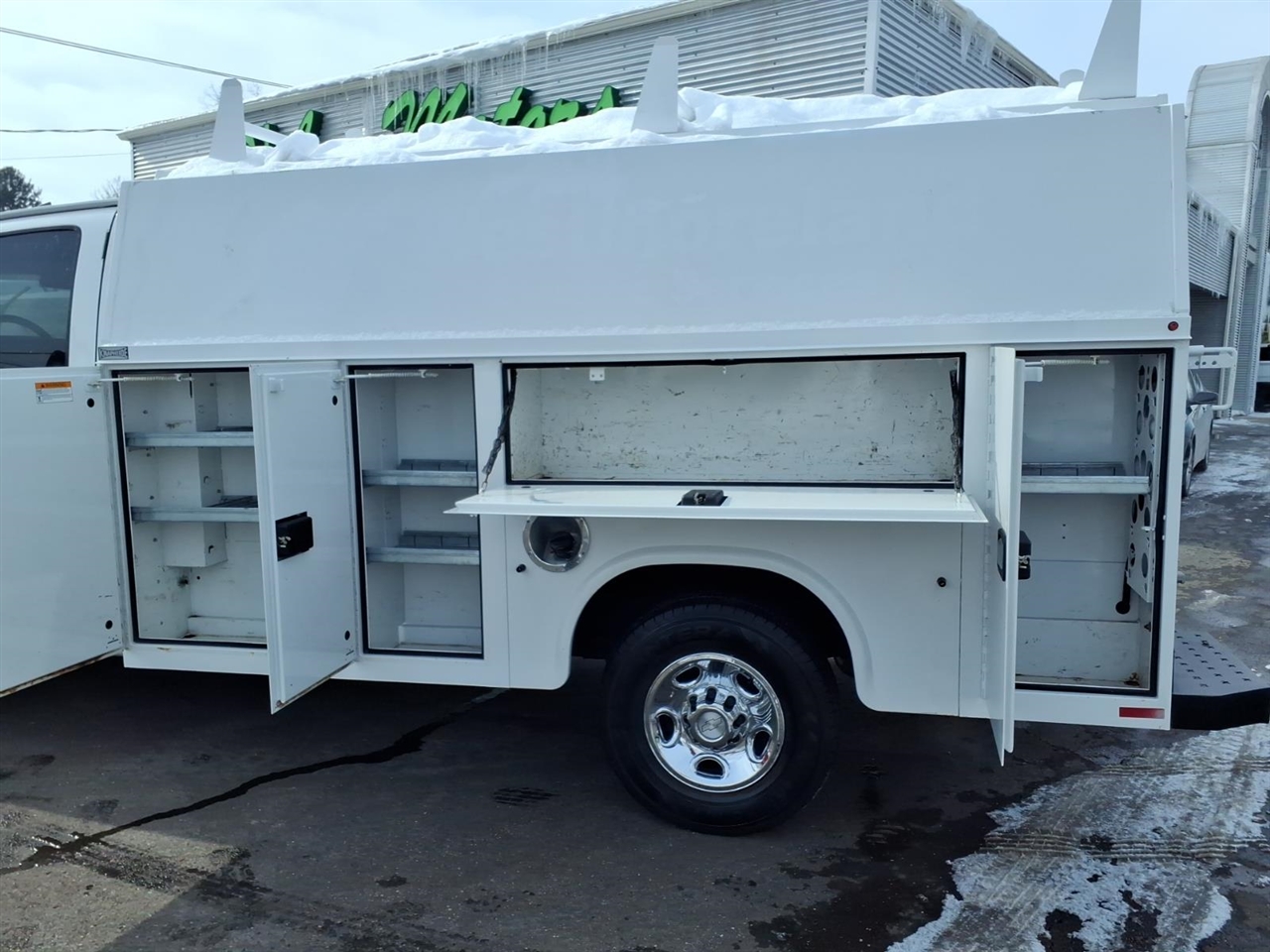 Chevrolet Express Commercial Cutaway 3500 Van 139" 2017