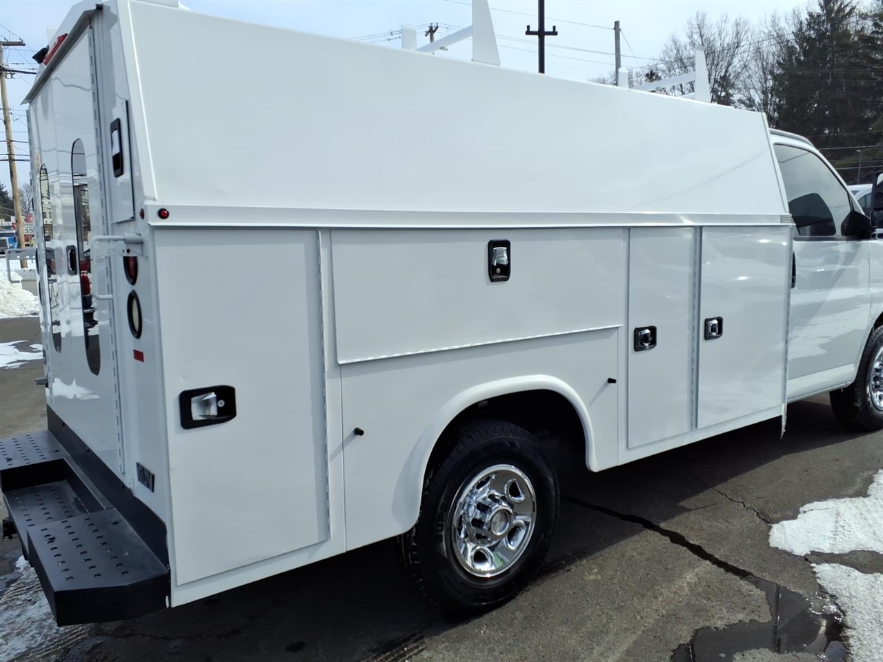 Chevrolet Express Commercial Cutaway 3500 Van 139" 2017