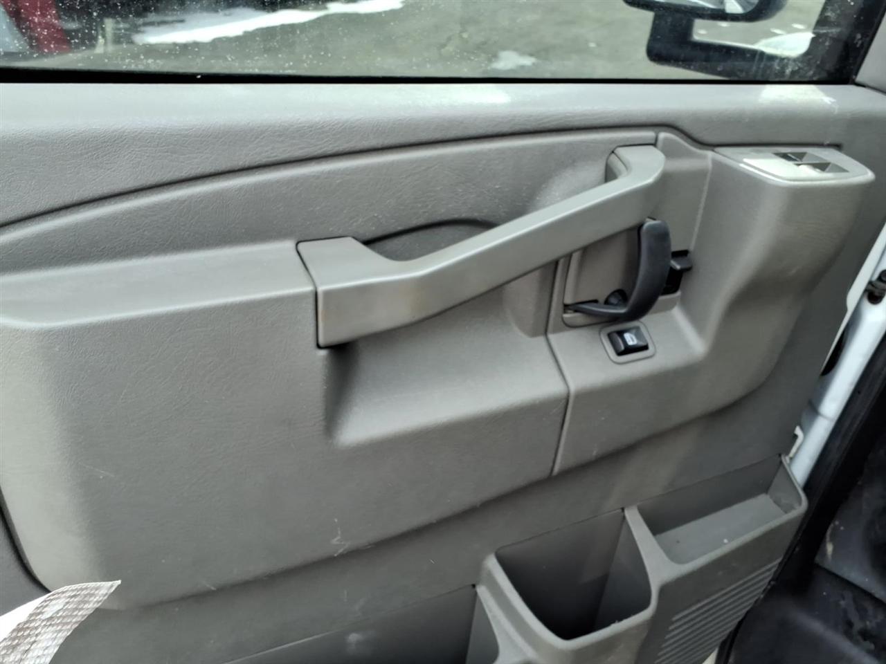 Chevrolet Express Commercial Cutaway 3500 Van 139" 2017