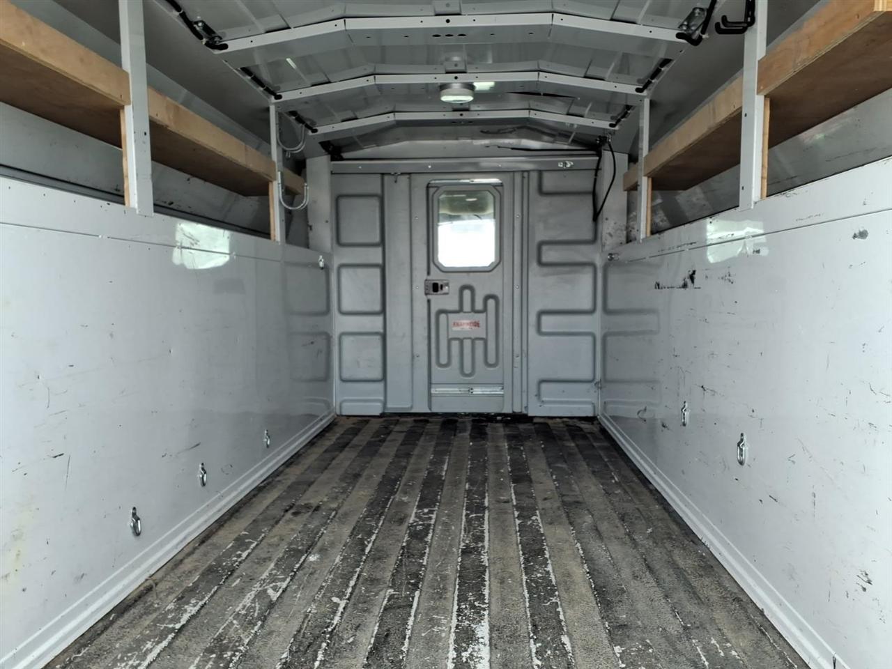 Chevrolet Express Commercial Cutaway 3500 Van 139" 2017