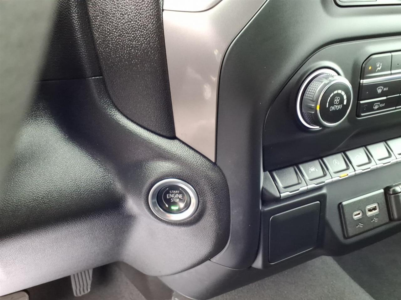 Chevrolet Silverado 1500 4WD Crew Cab 157" Work Truck 2023