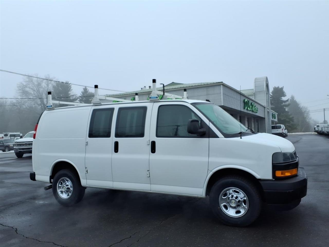 Chevrolet Express Cargo Van RWD 2500 135" 2020