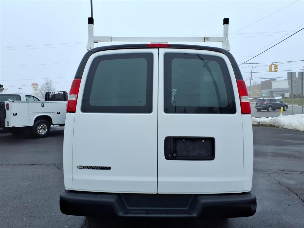 Chevrolet Express Cargo Van RWD 2500 135" 2020