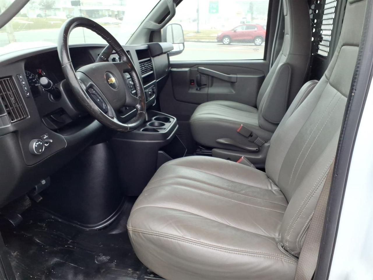 Chevrolet Express Cargo Van RWD 2500 135" 2020