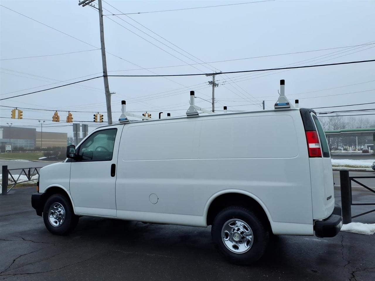 Chevrolet Express Cargo Van RWD 2500 135" 2020