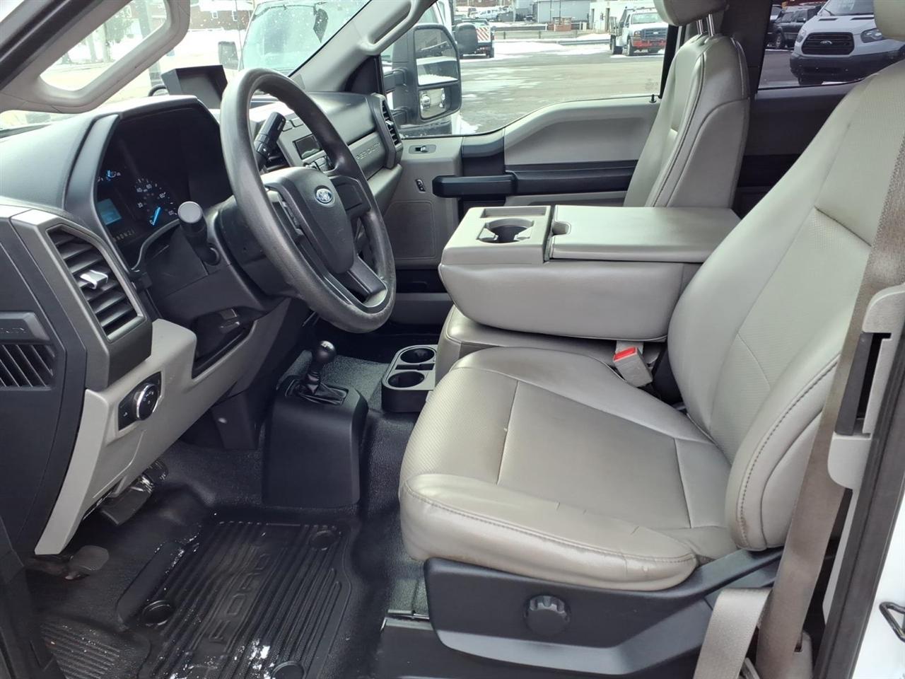 Ford Super Duty F-350 DRW Lariat 4WD SuperCab 168" WB 60" CA 2019