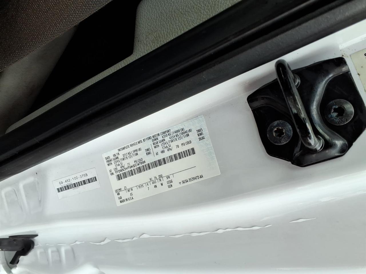 Ford Super Duty F-350 DRW Lariat 4WD SuperCab 168" WB 60" CA 2019