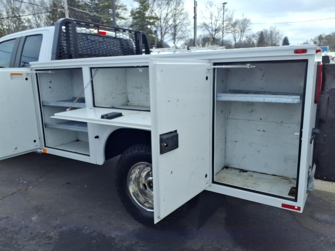 Ford Super Duty F-350 DRW Lariat 4WD SuperCab 168" WB 60" CA 2019