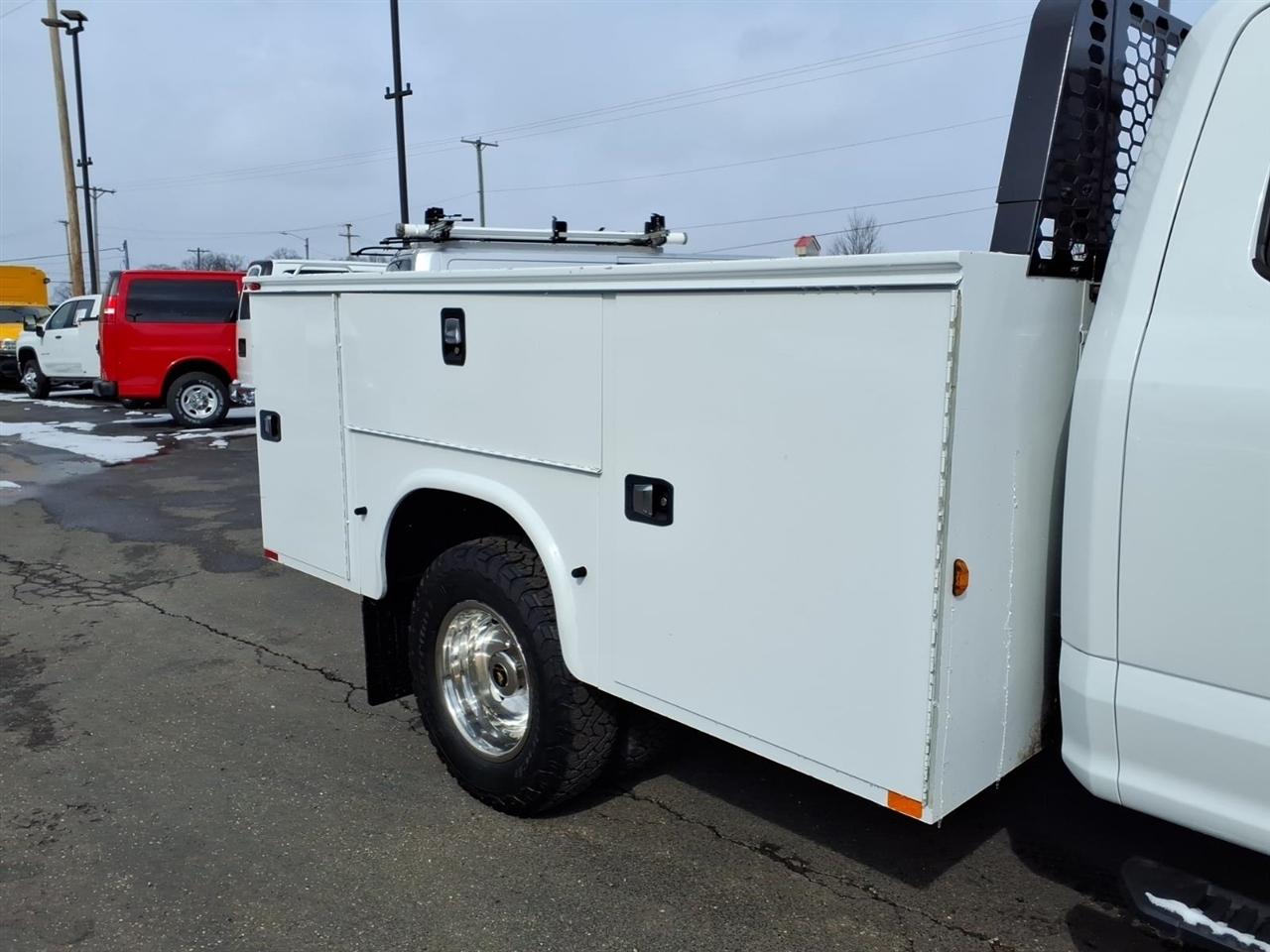 Ford Super Duty F-350 DRW Lariat 4WD SuperCab 168" WB 60" CA 2019