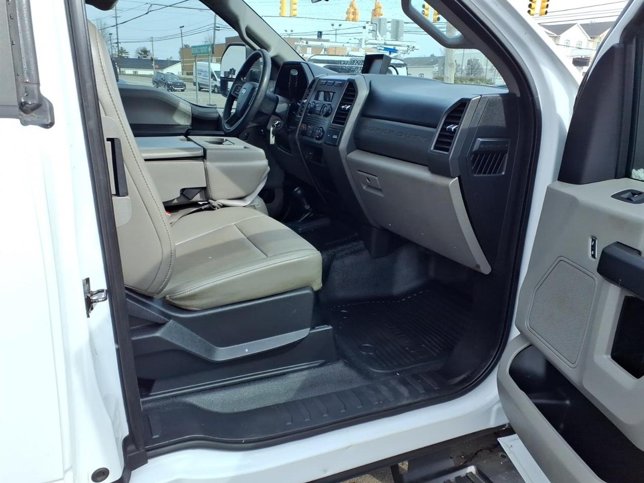 Ford Super Duty F-350 DRW Lariat 4WD SuperCab 168" WB 60" CA 2019