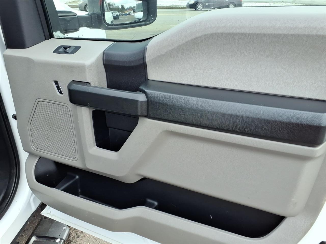 Ford Super Duty F-350 DRW Lariat 4WD SuperCab 168" WB 60" CA 2019