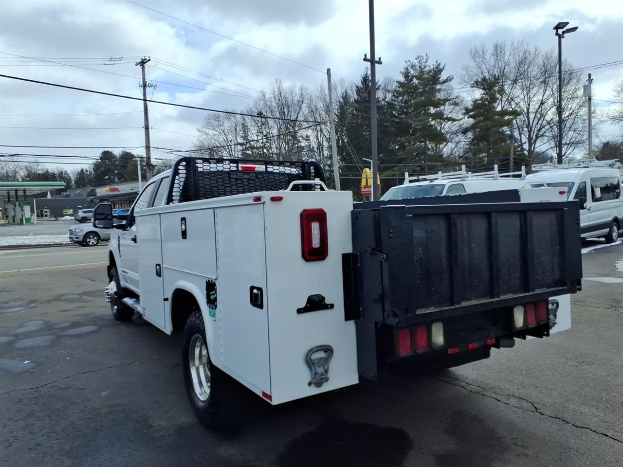 Ford Super Duty F-350 DRW XL 4WD SuperCab 168" WB 60" CA 2019