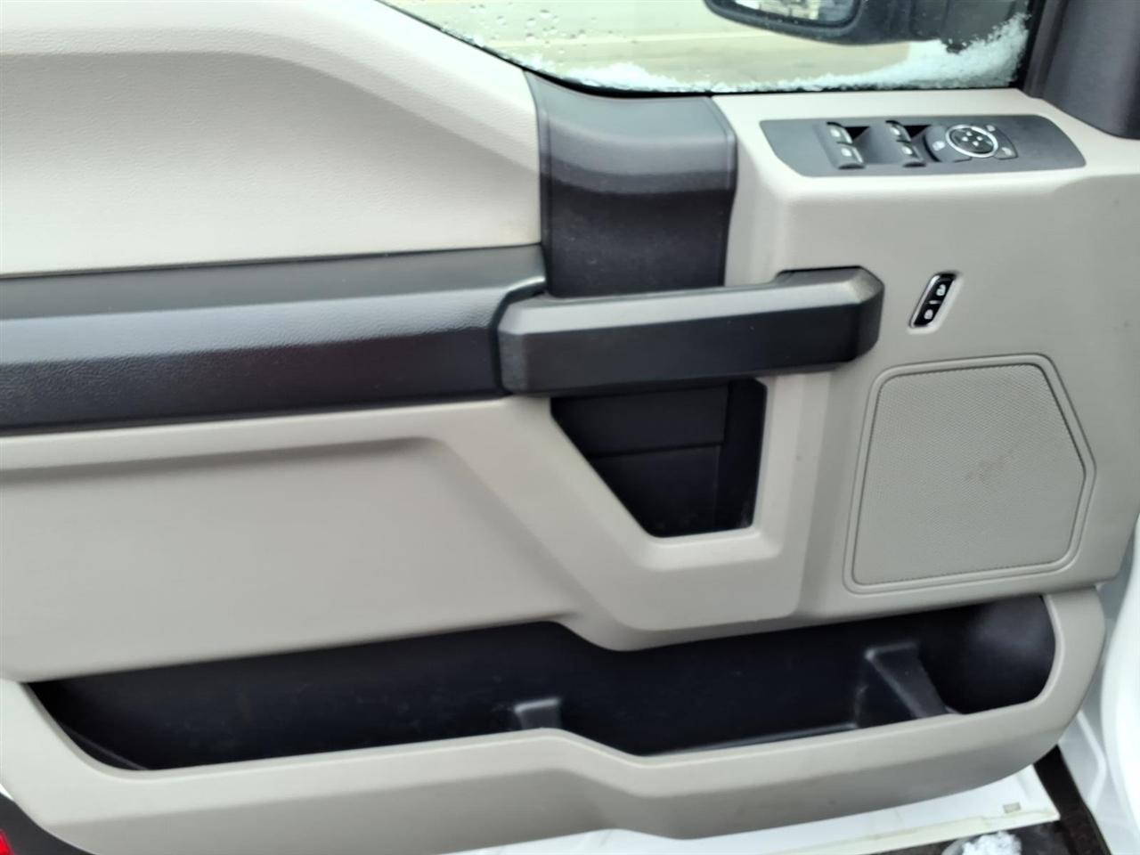 Ford Super Duty F-350 DRW XL 4WD SuperCab 168" WB 60" CA 2019