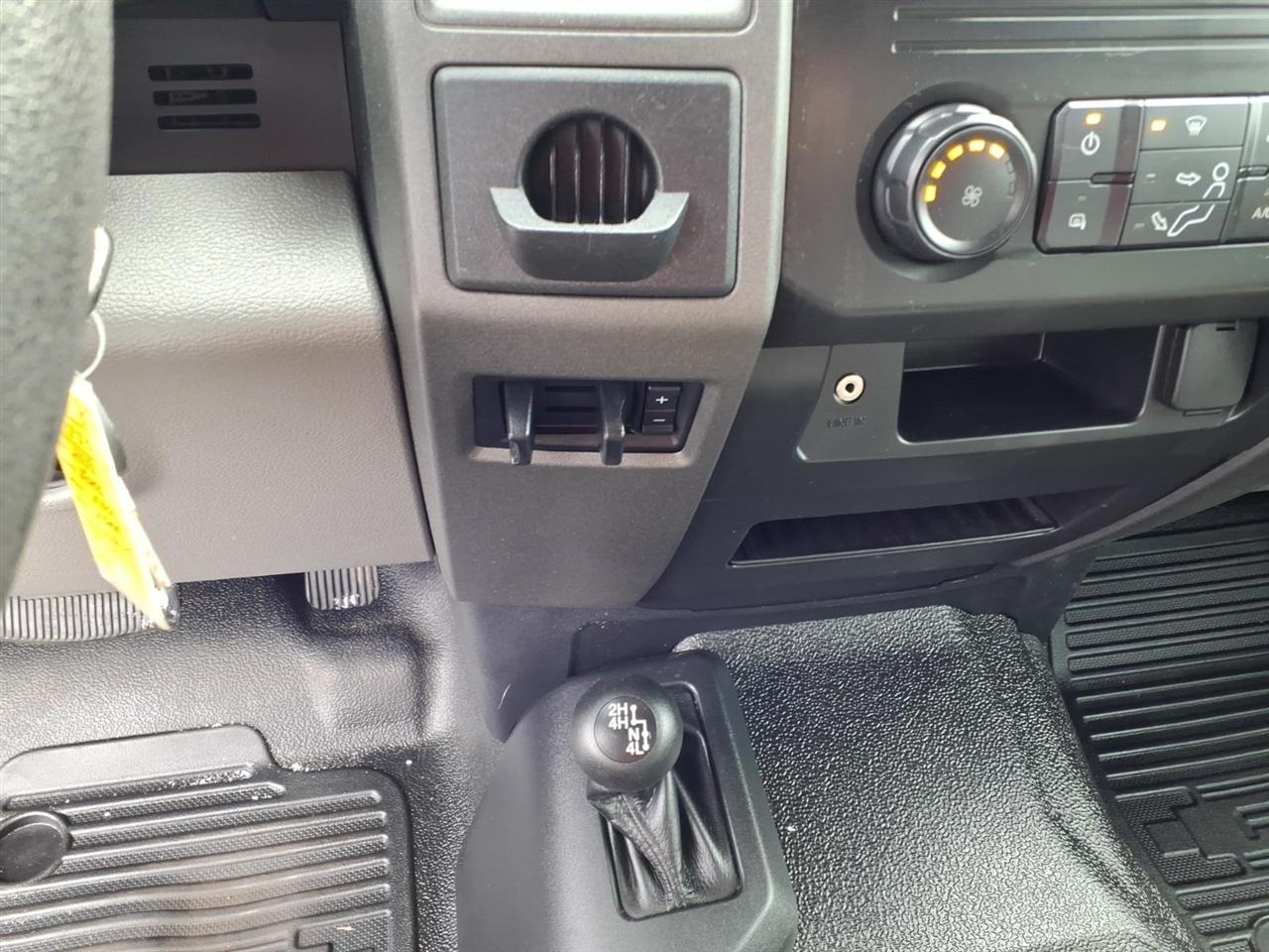 Ford Super Duty F-350 DRW XL 4WD SuperCab 168" WB 60" CA 2019