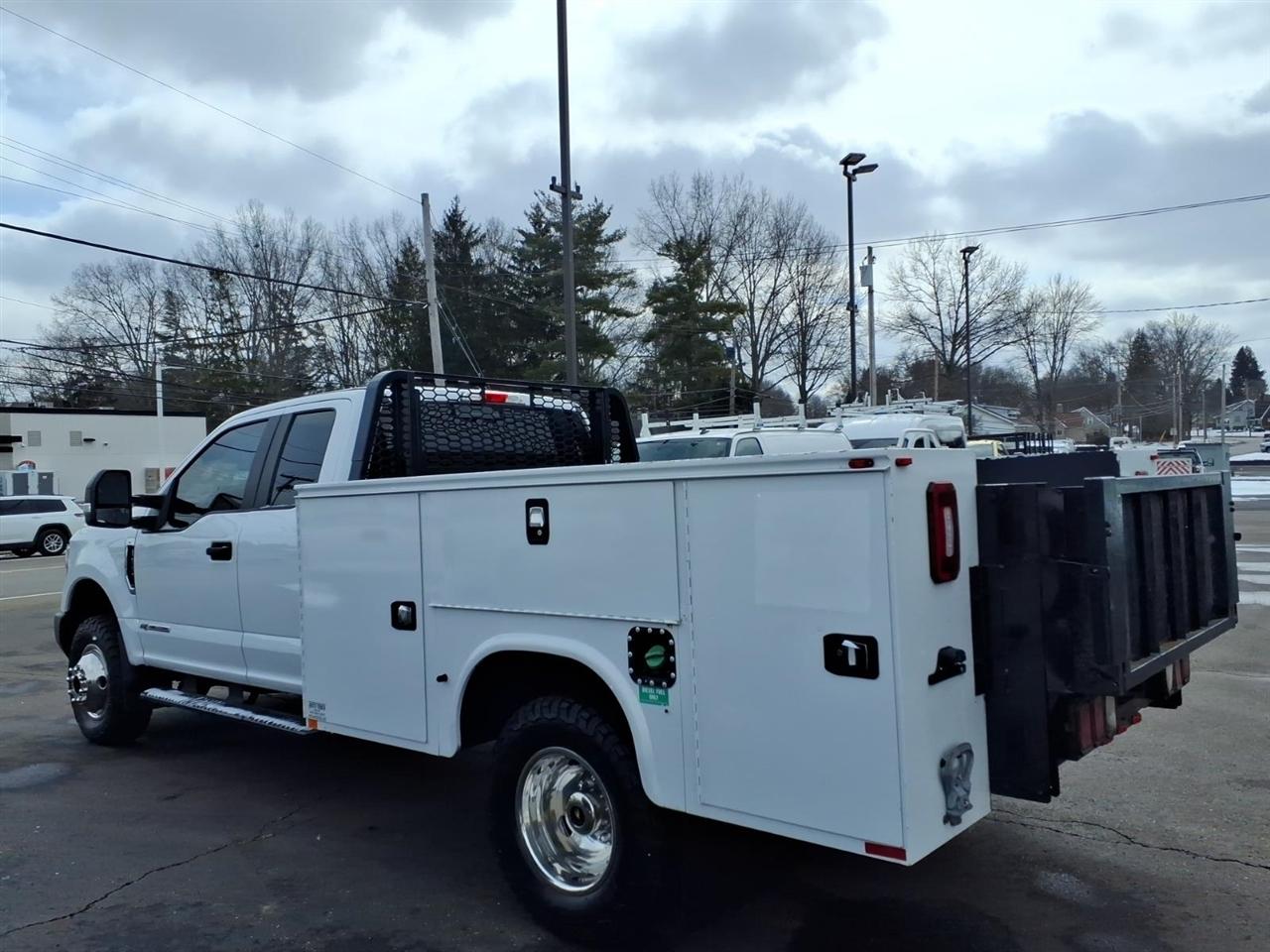 Ford Super Duty F-350 DRW XL 4WD SuperCab 168" WB 60" CA 2019