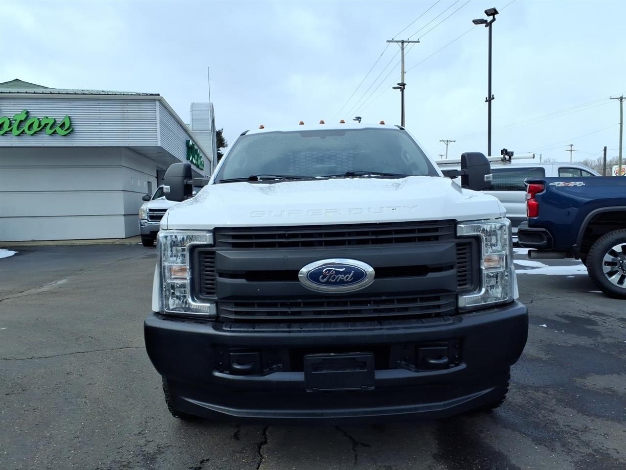 Ford Super Duty F-350 DRW XL 4WD SuperCab 168" WB 60" CA 2019