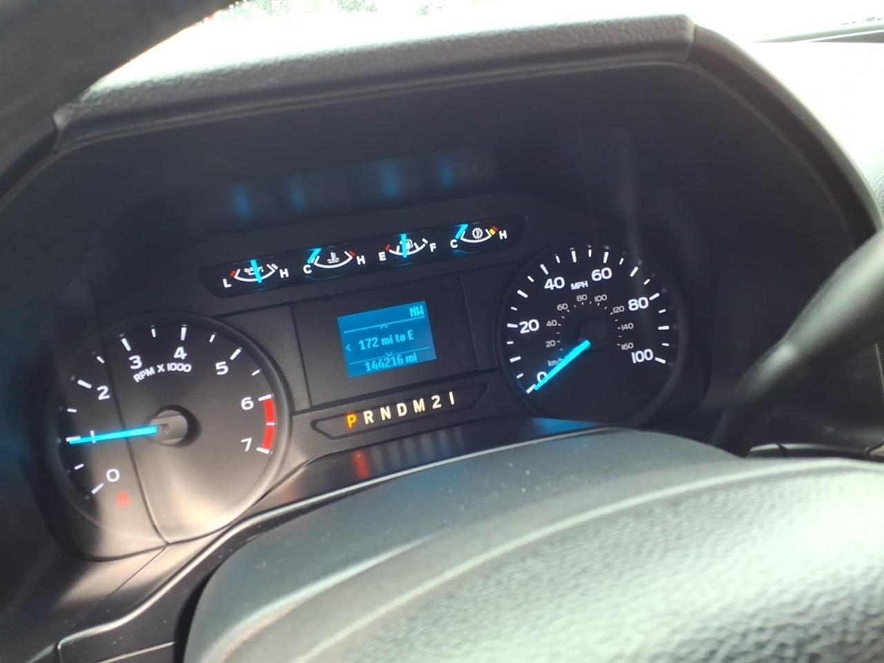 Ford Super Duty F-250 SRW XLT 2WD Reg Cab 8' Box 2017