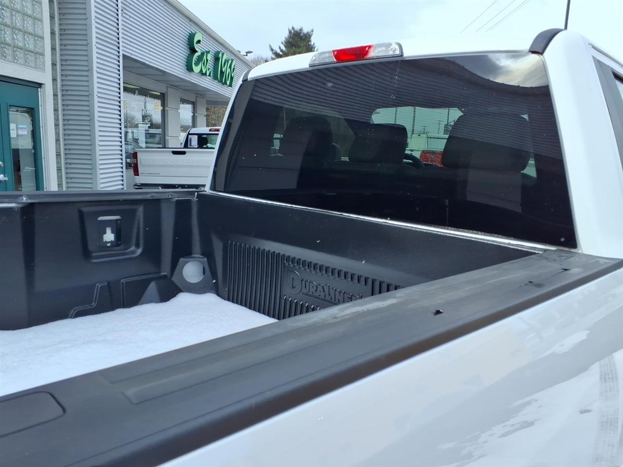 Ford Super Duty F-250 SRW XL 2WD Reg Cab 8' Box 2017