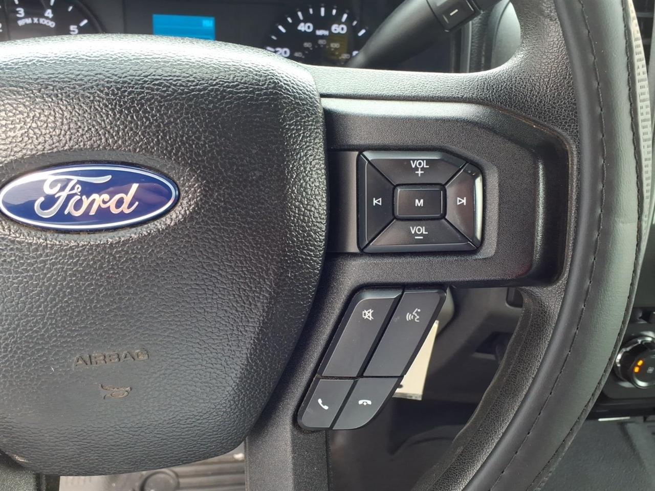 Ford Super Duty F-250 SRW XL 2WD Reg Cab 8' Box 2017