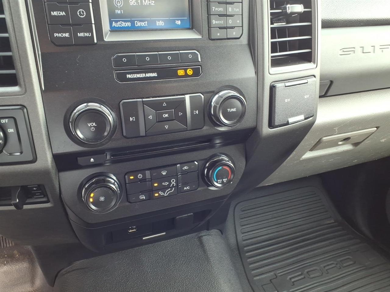 Ford Super Duty F-250 SRW XL 2WD Reg Cab 8' Box 2017